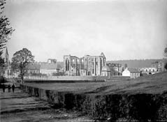 Aulnes abbey ruins